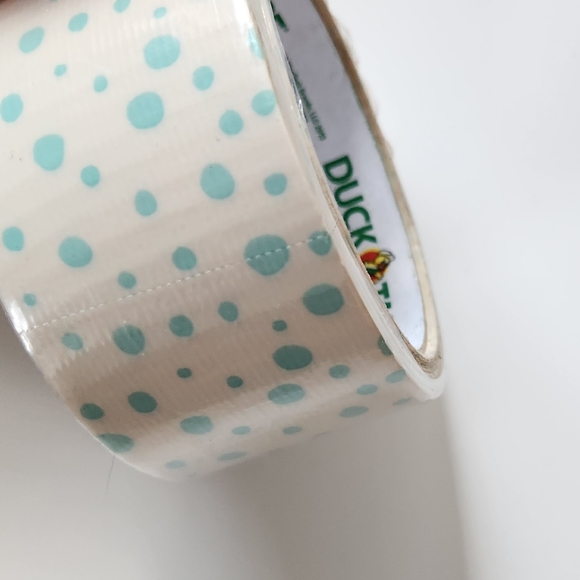 🎁 Free with purchase! NEW Polka Dot Duck Tape - Picture 2 of 3